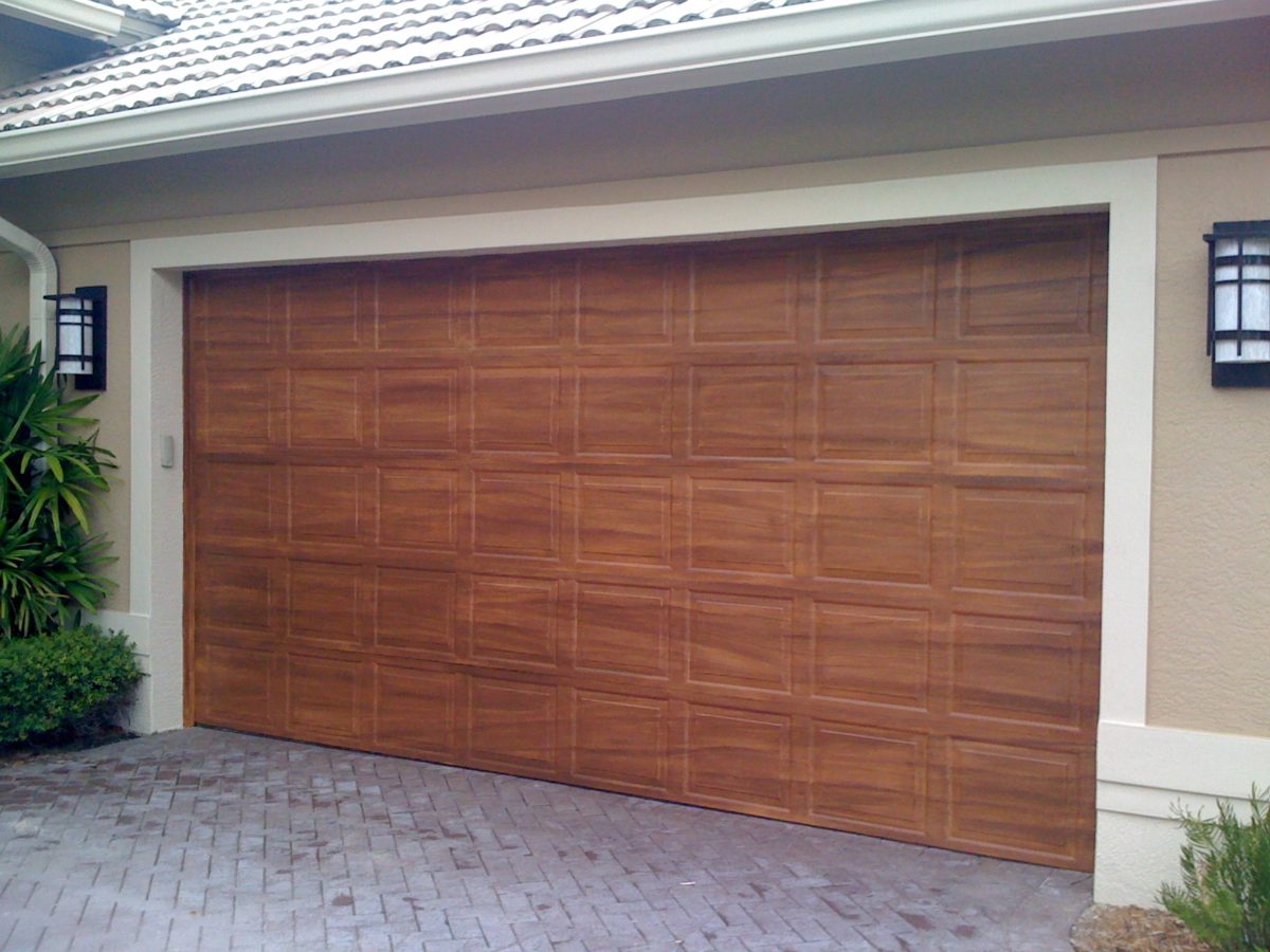 Painting Your Garage Door? Here Are the 7 Best Paint Options to